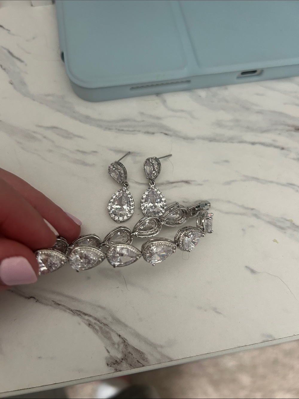 Bracelet and earring set